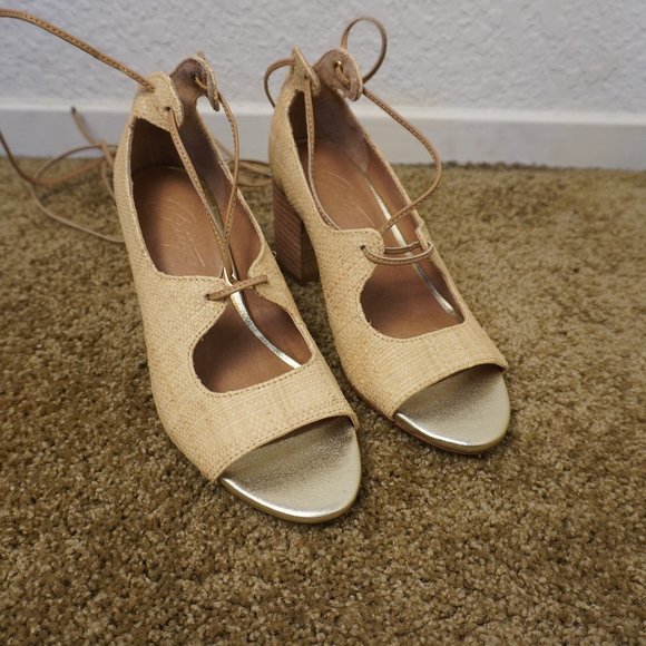 Bettye Heel - Picture 1 of 7